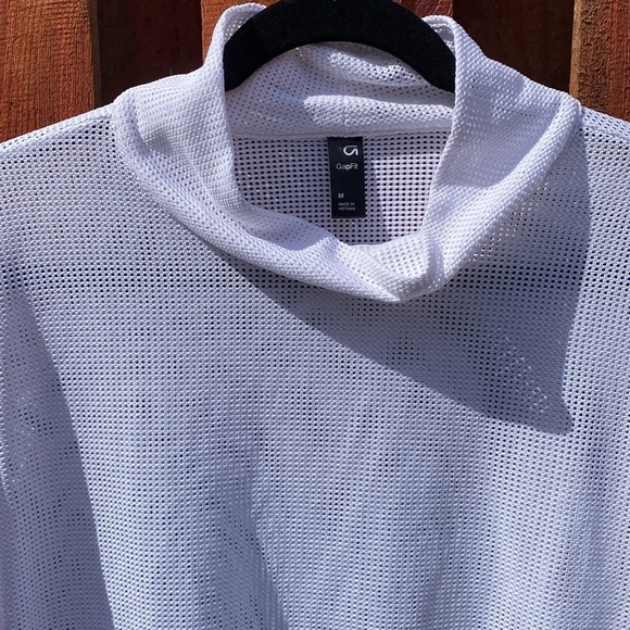 GapFit Crop Mock Neck White Pull Over Size M - Picture 5 of 10